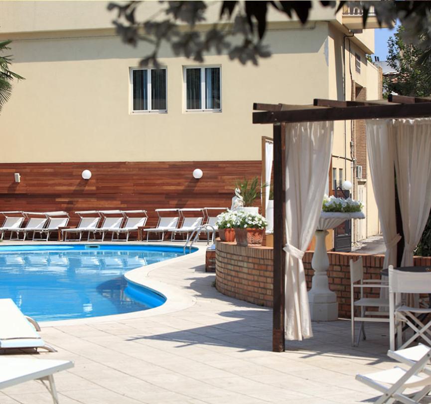 ambienthotels en swimming-pool-villa-adriatica 005